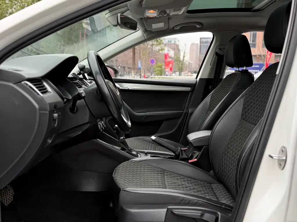 Octavia TSI230 DSG Luxury