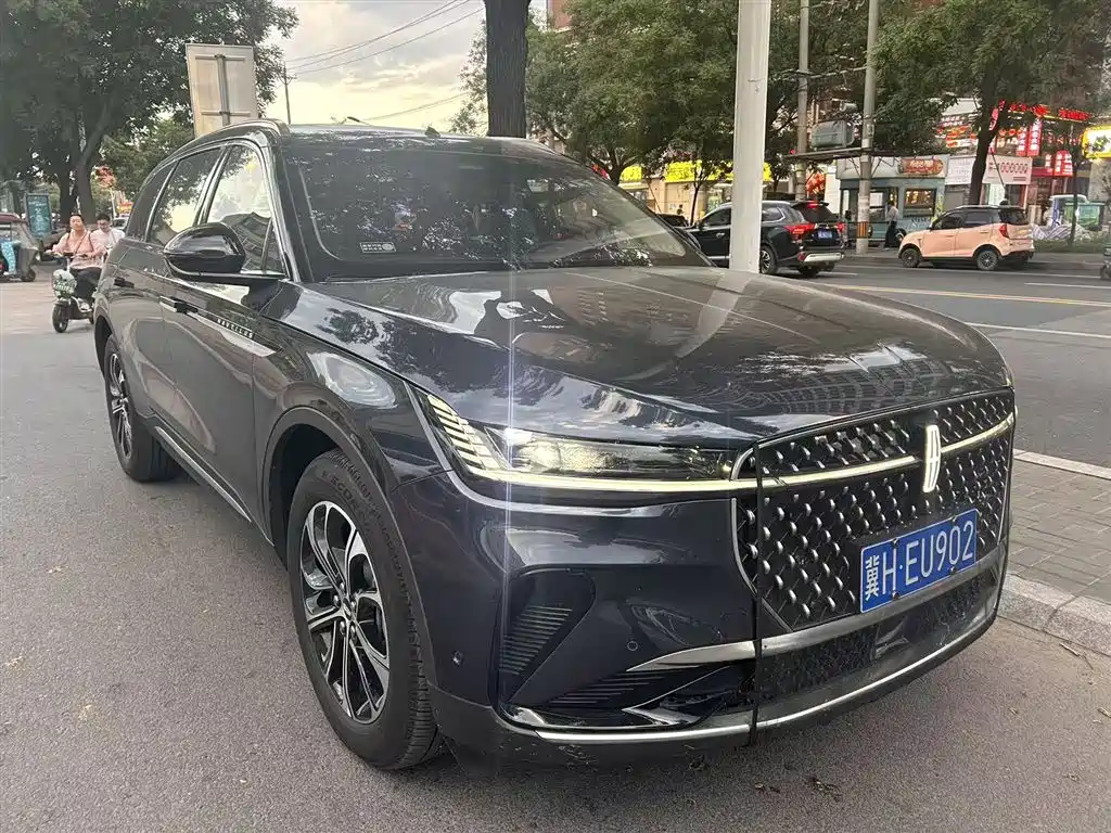 Nautilus 2.0 T 4 WD Comfort Supreme
