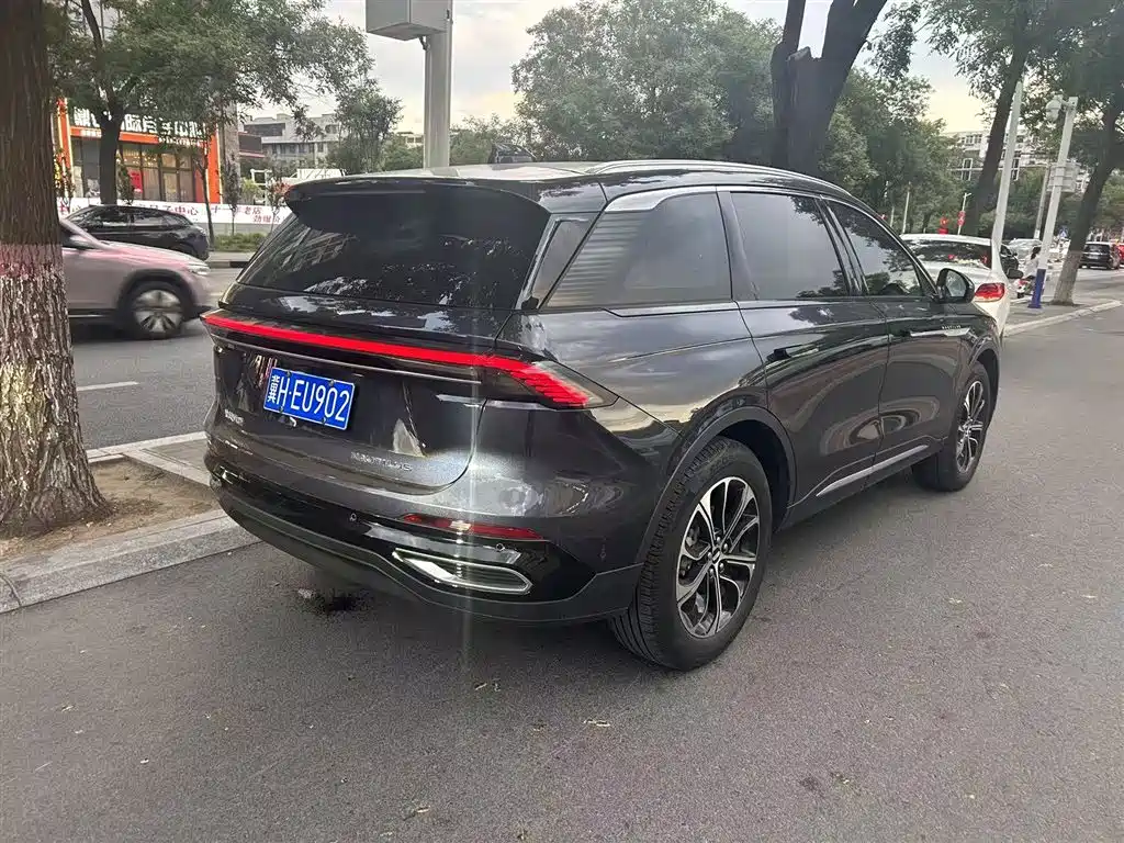 Nautilus 2.0 T 4 WD Comfort Supreme