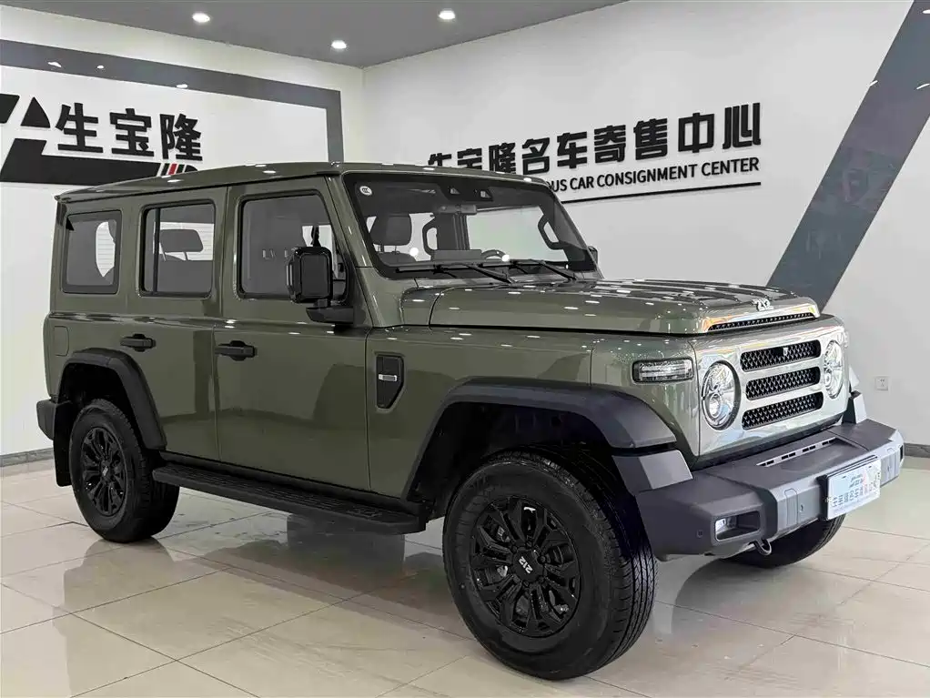 212 T01 2.0 T Explorer