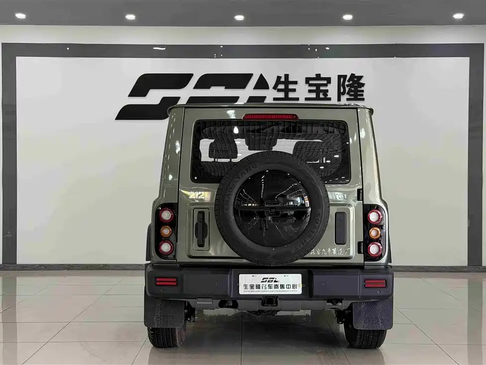 212 T01 2.0 T Explorer