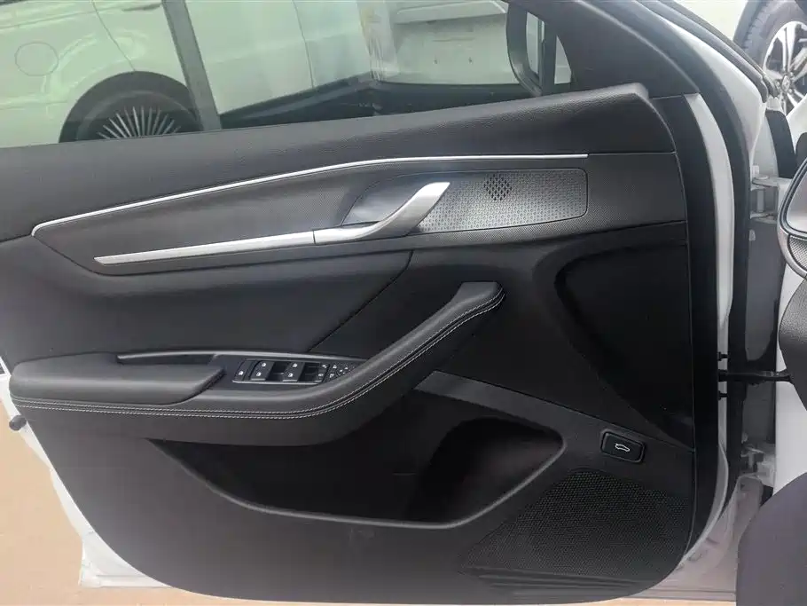 Destroyer 05 Glory DM-i 55 KM Luxury