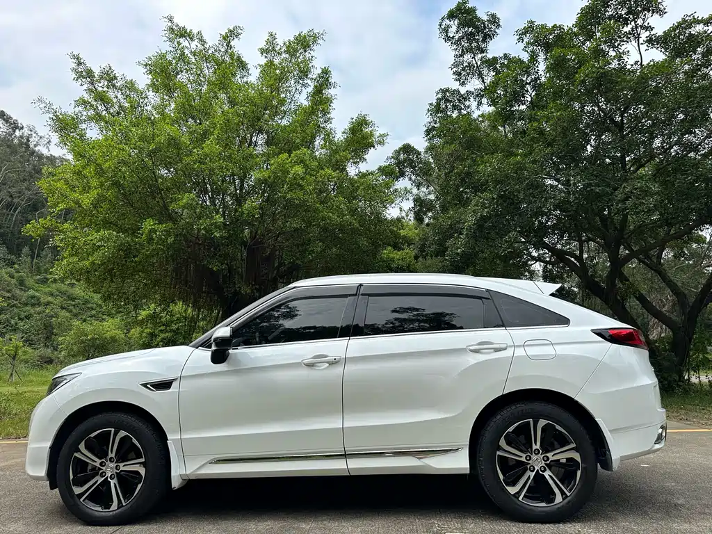 Honda UR-V 370 TURBO 4 WD Premium CN-V