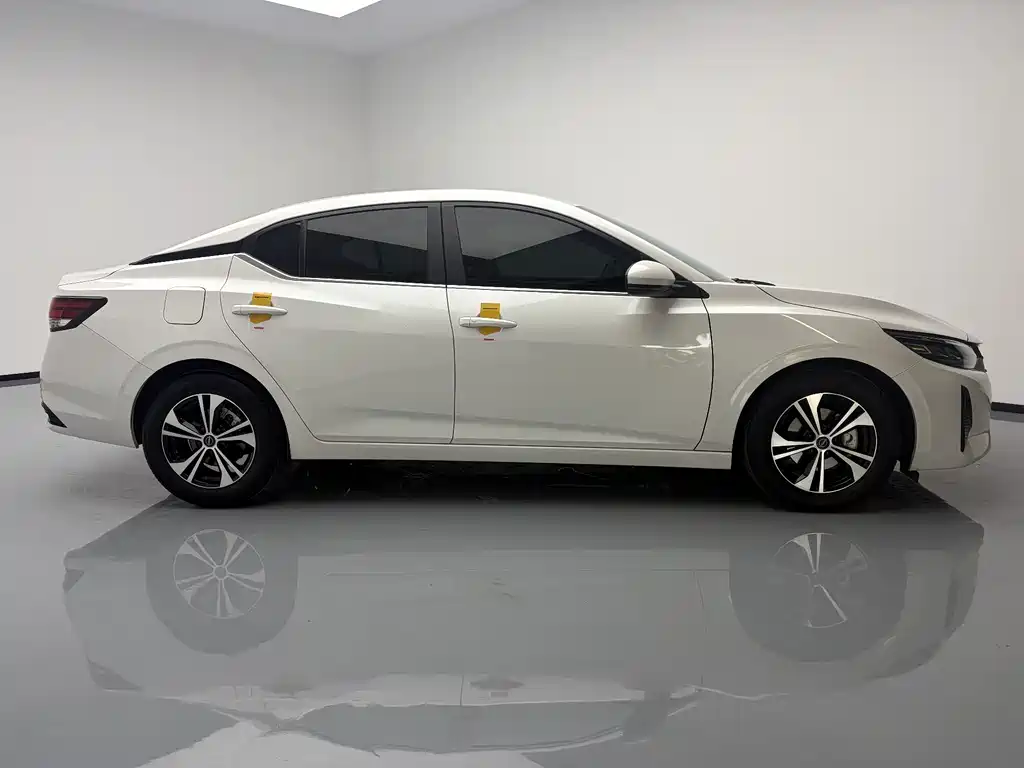 Sylphy 1.6 L CVT Joy