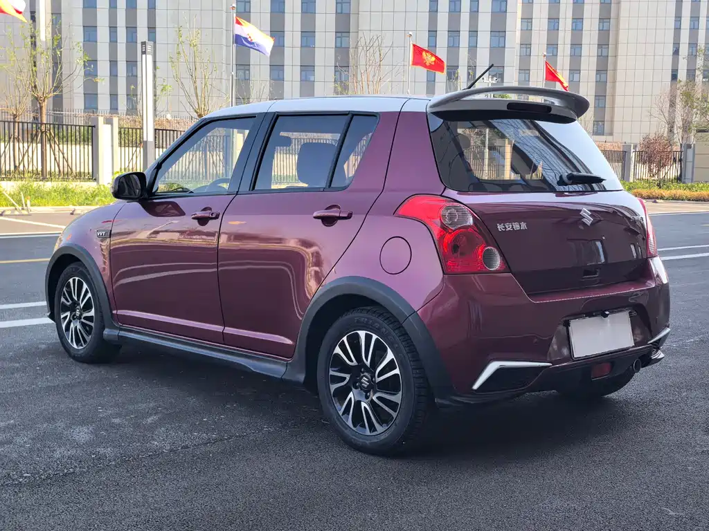 Swift 1.5 L Auto Limited