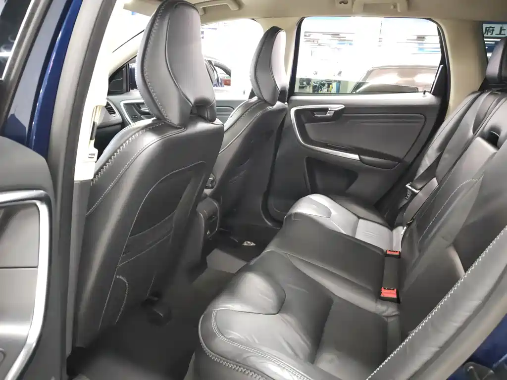 Volvo XC60 (Import) 沃尔沃XC60(进口) 2012款 T5 智雅版