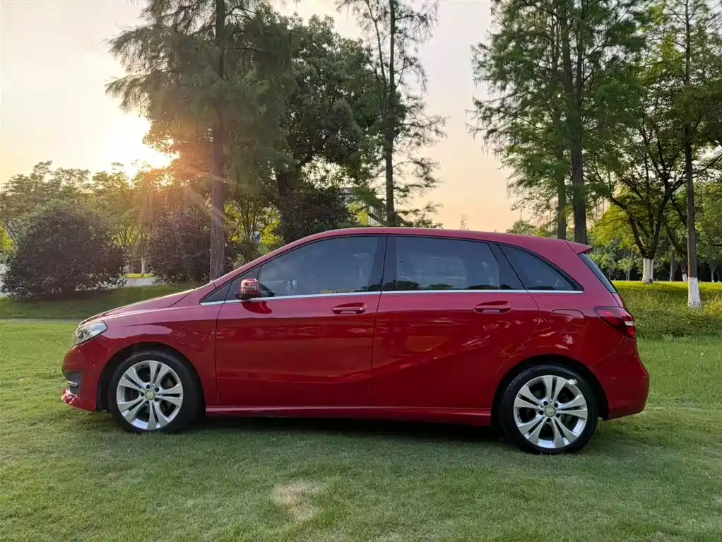 Mercedes-Benz B-Class 奔驰B级 2016款 B 200 臻藏版