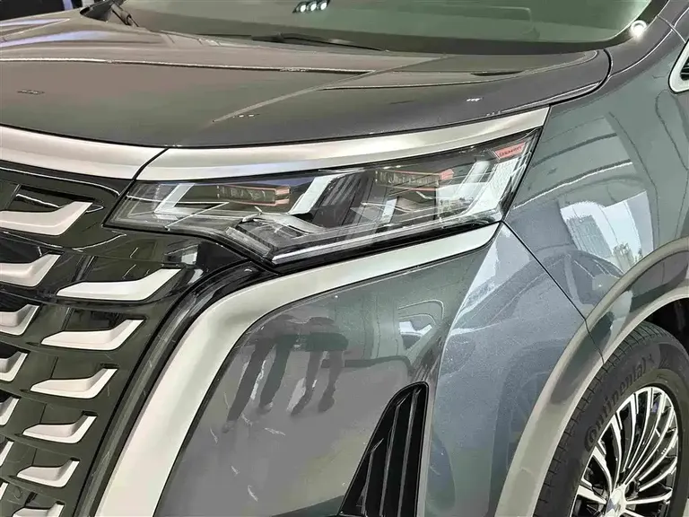 Denza D9 DM-i Smart Drive 1020 4 WD Flagship