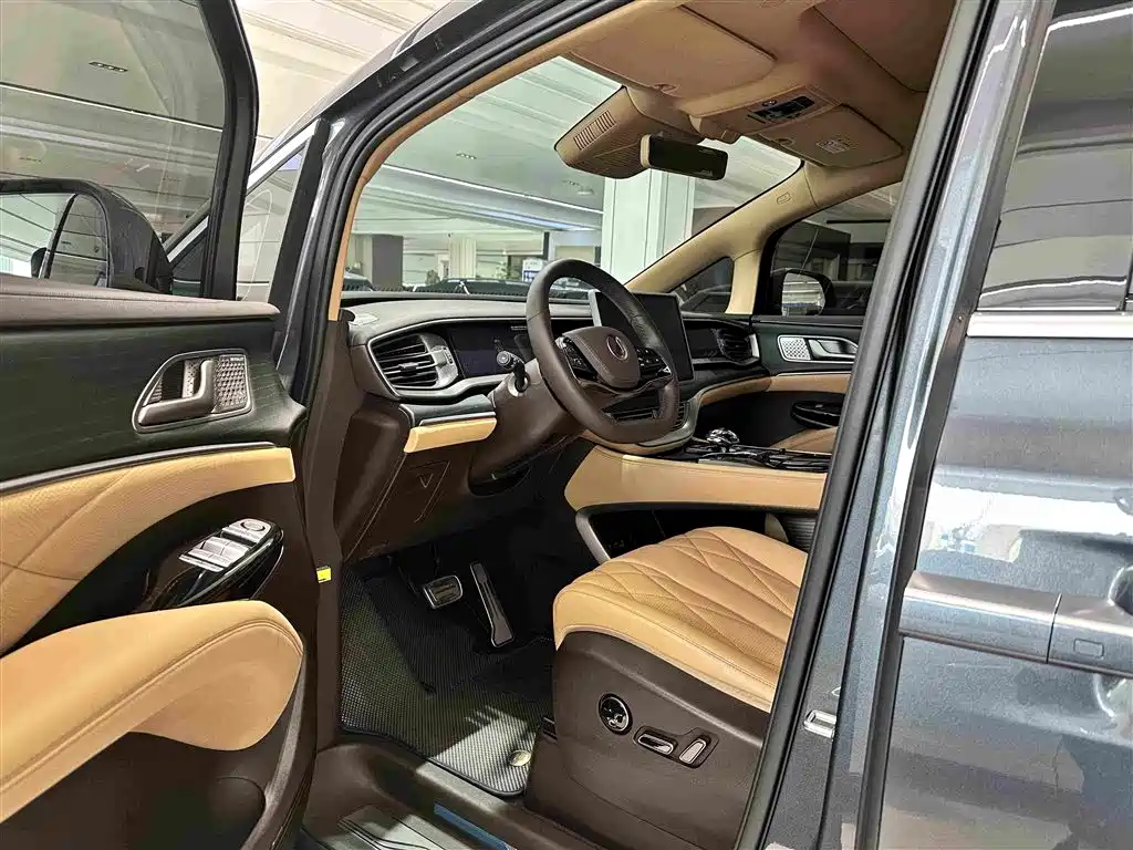 Denza D9 DM-i Smart Drive 1020 4 WD Flagship
