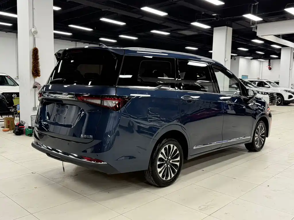Wuling Jiachen 1.5 T CVT Premium Flagship