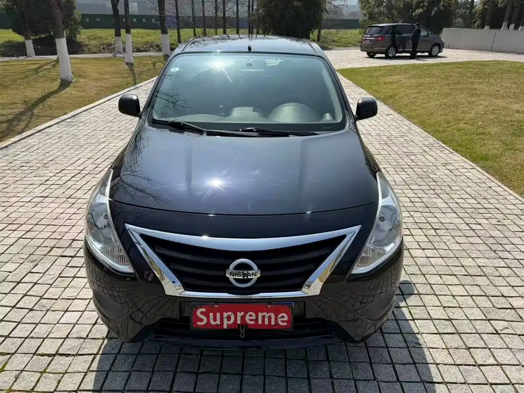 Sunny 1.5 XE CVT Leading