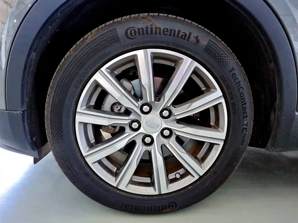 Cadillac XT4 28 T 2 WD Luxury Sport