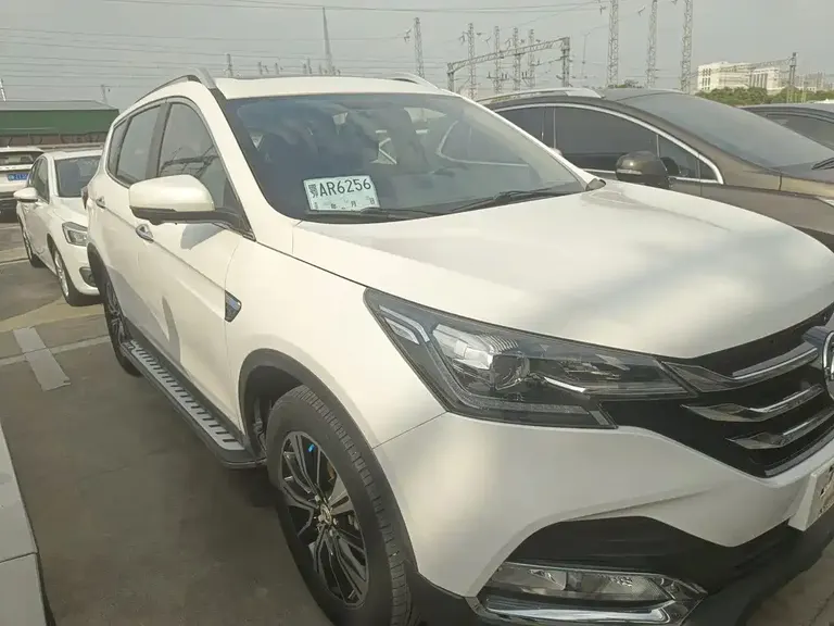 Dongfeng Fengshen AX7 Classic 1.6 T Auto Luxury