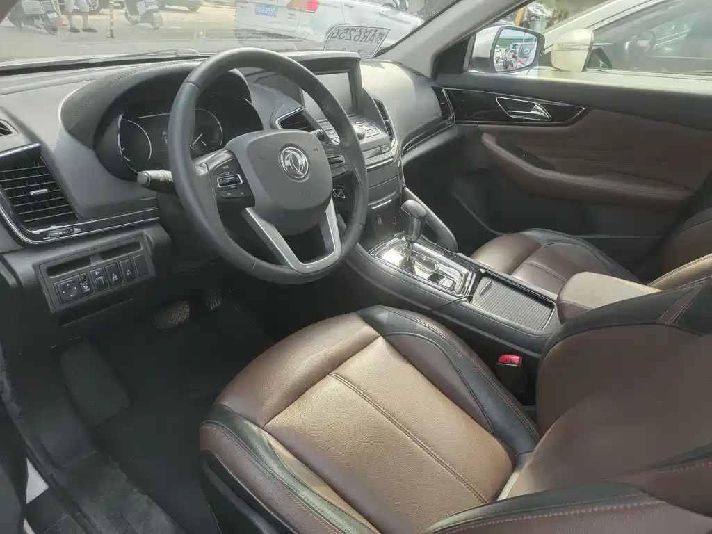 Dongfeng Fengshen AX7 Classic 1.6 T Auto Luxury