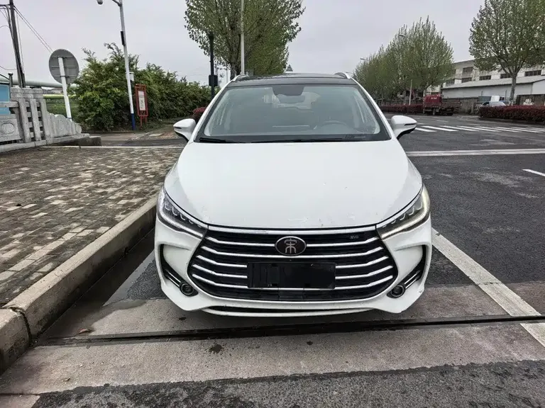 BYD Song MAX 1.5 T Auto Connected Wise Shine 6-seat CN-VI