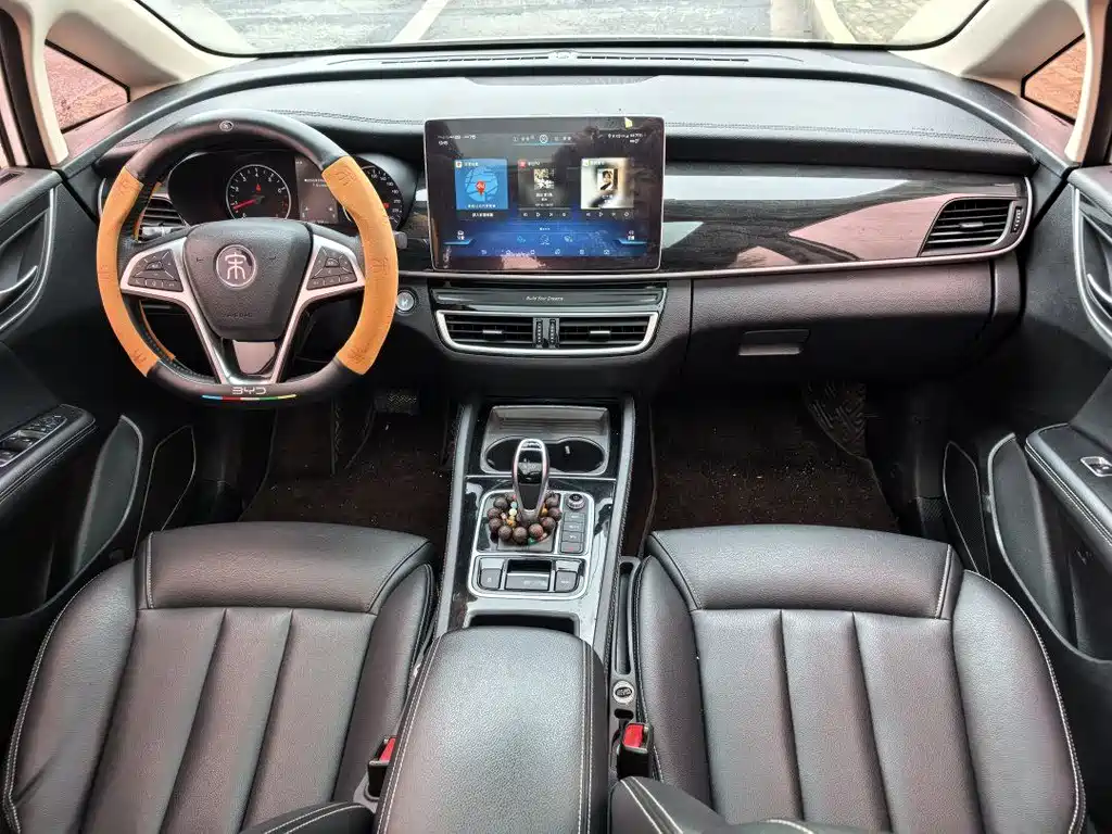 Song MAX 1.5 T Auto Connected Wise Shine 6-seat CN-VI
