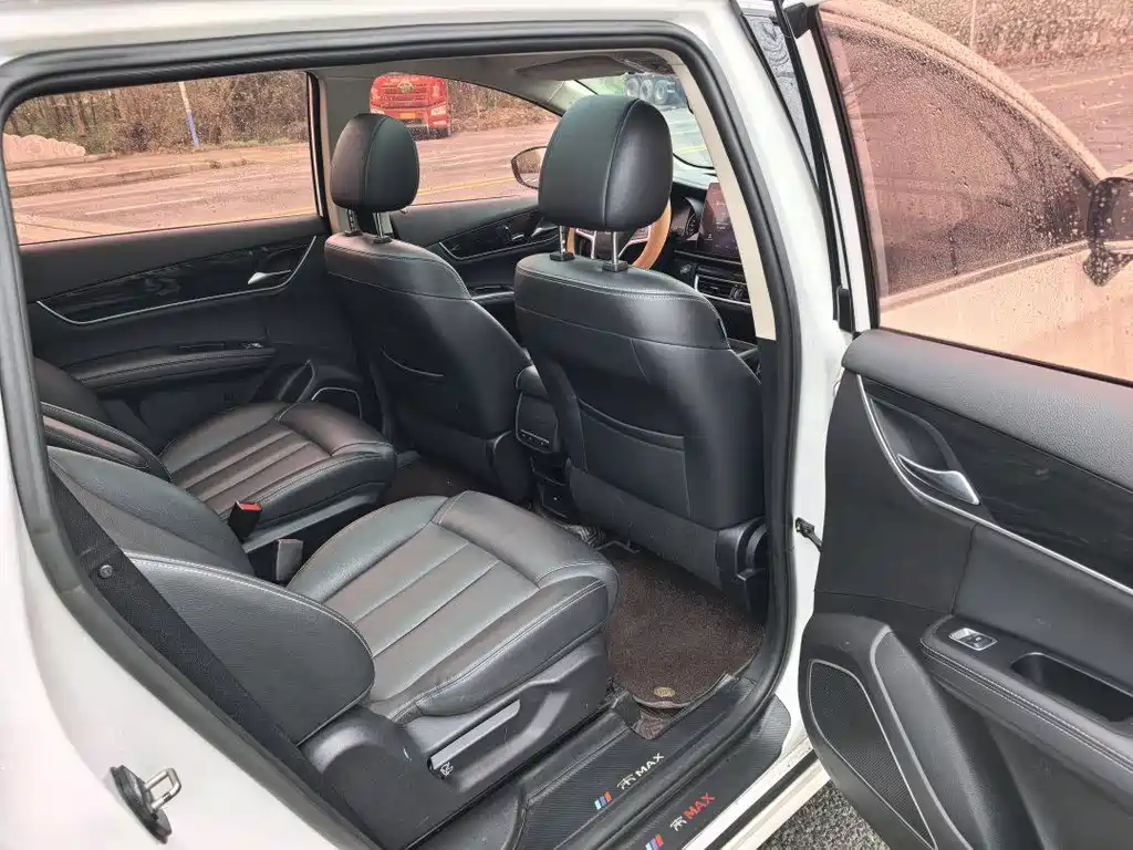 Song MAX 1.5 T Auto Connected Wise Shine 6-seat CN-VI