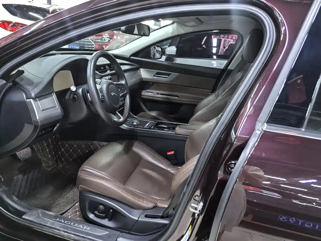 Jaguar XFL XFL 2.0 T P250 2 WD Luxury