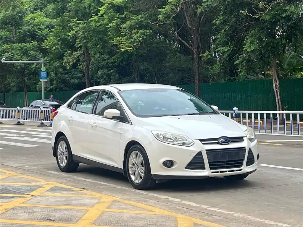 Focus Sedan 1.6 L Auto Comfort