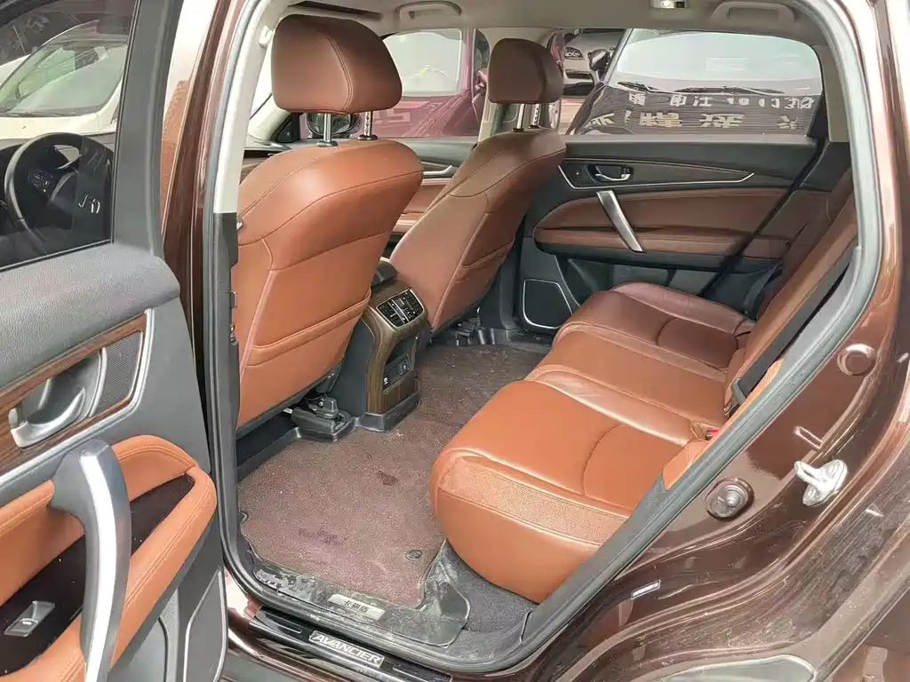 Avancier 370 TURBO 4 WD Premium