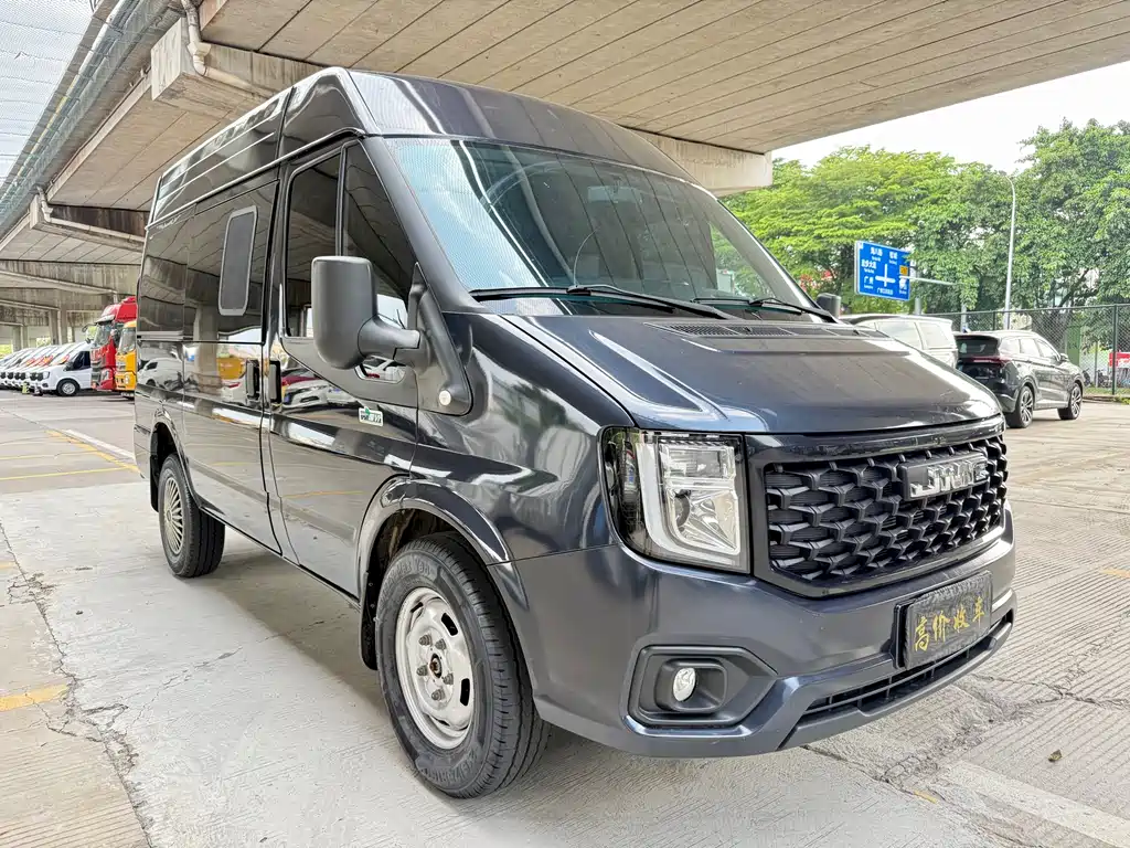 JMC Fushun 2.0 T Auto SWB Mid High Roof Commercial Multi-purpose Passenger 6-seat