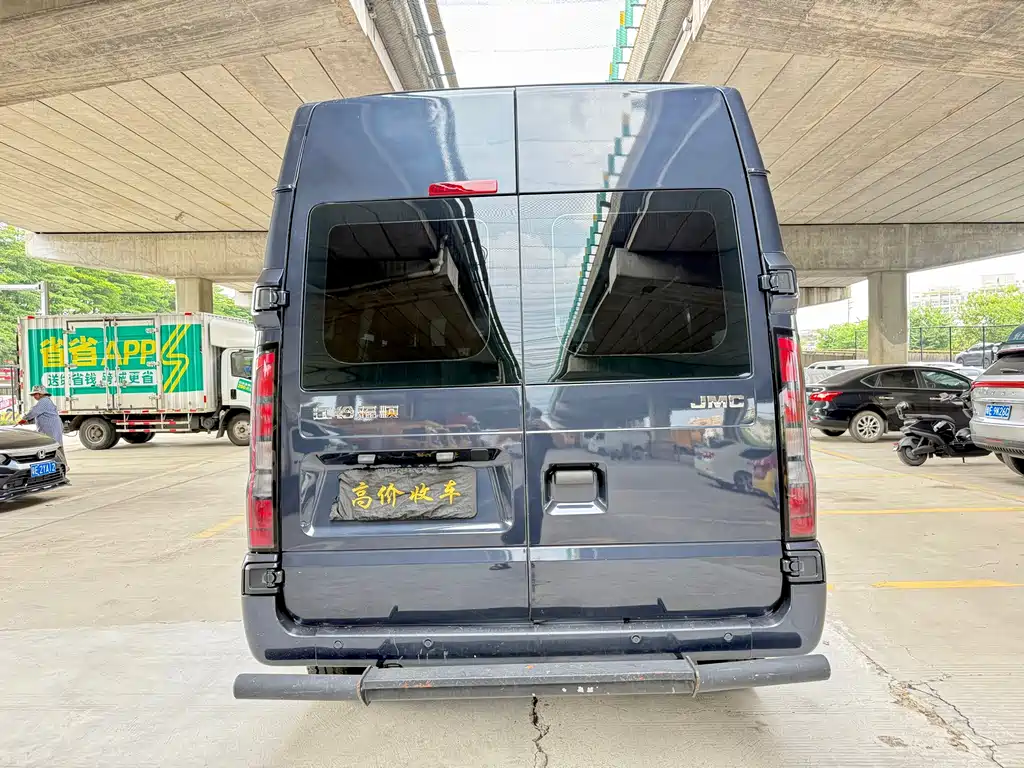 JMC Fushun 2.0 T Auto SWB Mid High Roof Commercial Multi-purpose Passenger 6-seat