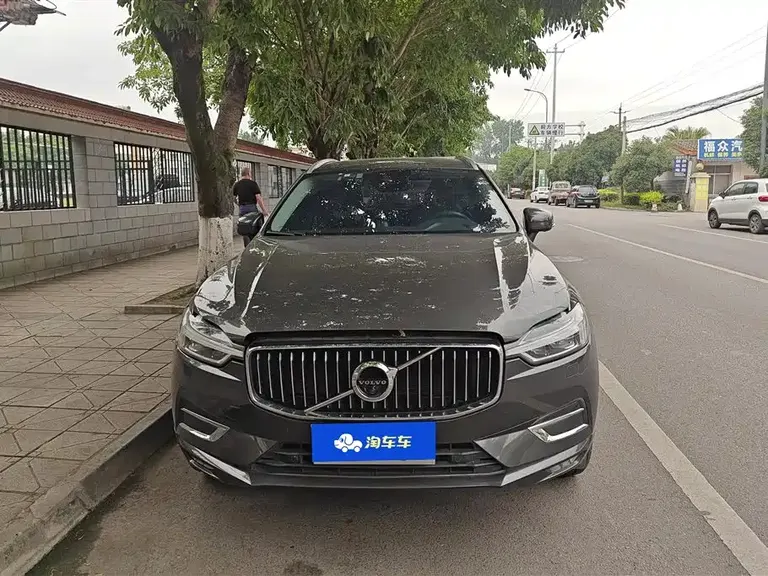 Volvo XC60 T5 4 WD Smart Grace Luxury CN-V