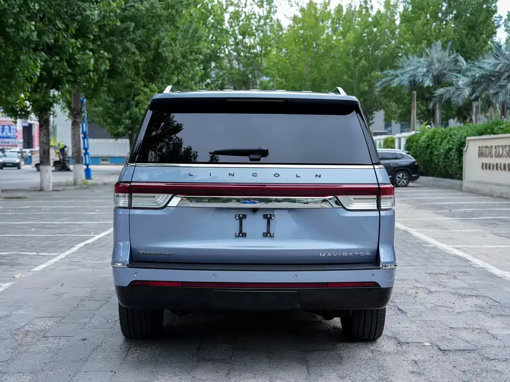 Navigator 3.5 T President