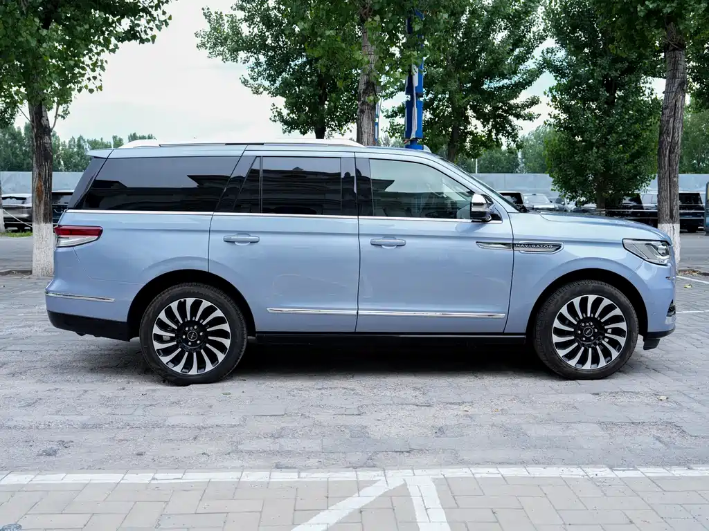 Navigator 3.5 T President