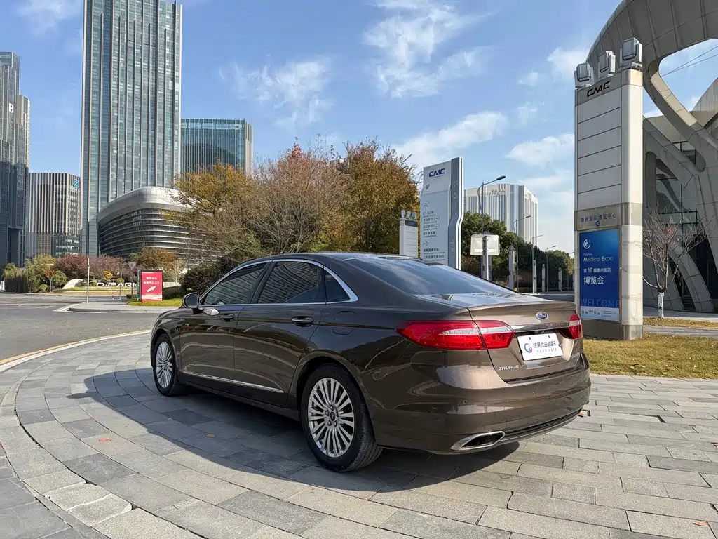 Taurus EcoBoost 245 Luxury