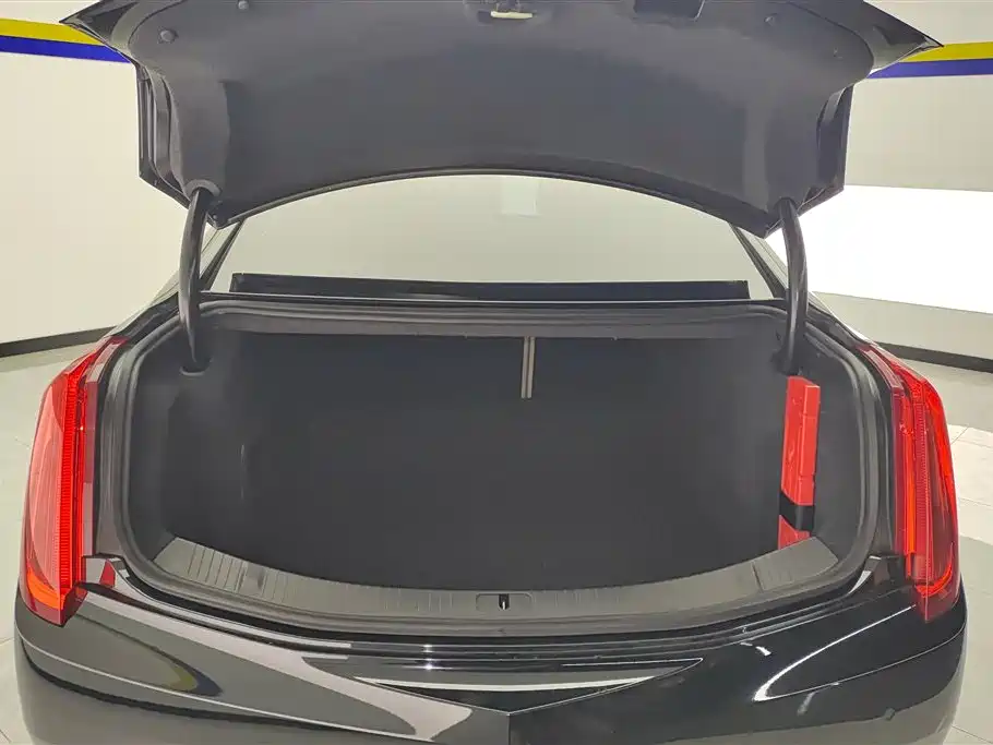 Cadillac XTS 28 T Tech