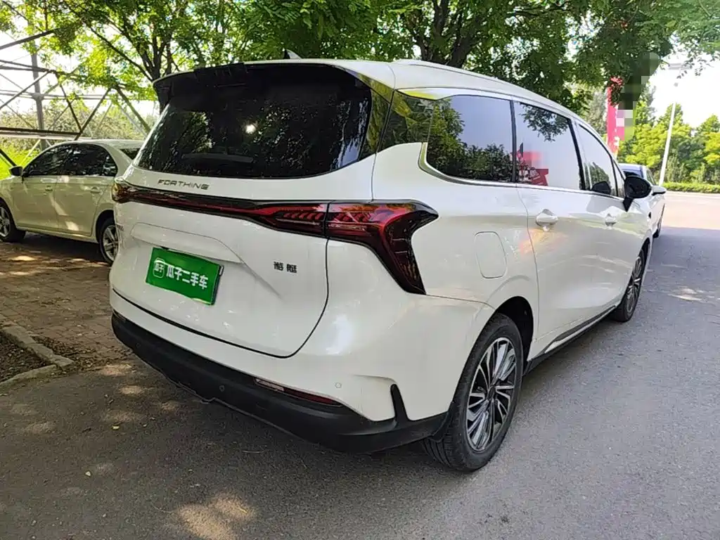 Fengxing Yacht 1.5 T DCT Wind Chaser