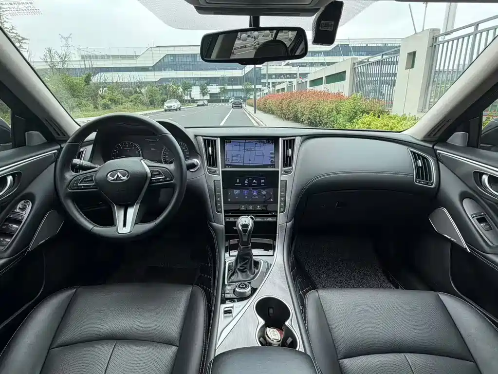 Infiniti Q50 L 2.0 T Progressive Enjoyment CN-V