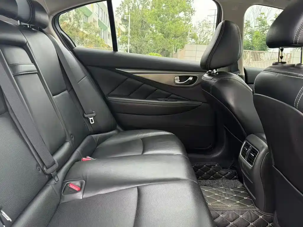 Infiniti Q50 L 2.0 T Progressive Enjoyment CN-V