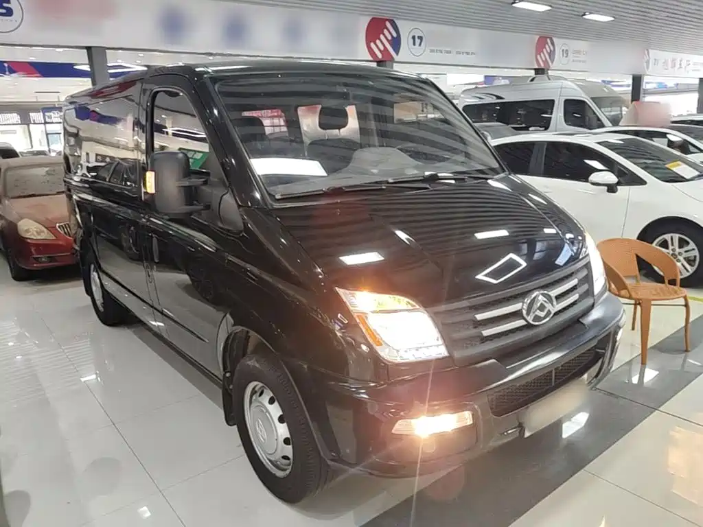 Xintu V80 2.0 T Manual Classic Aoyuntong SWB Super Low Roof 5 6-seat