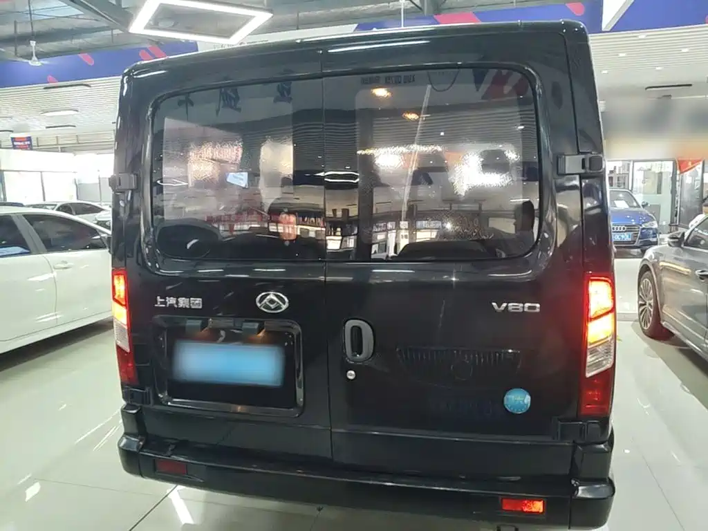 Xintu V80 2.0 T Manual Classic Aoyuntong SWB Super Low Roof 5 6-seat