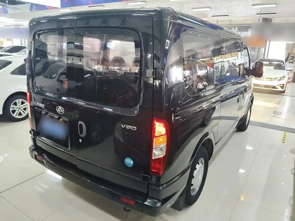 Xintu V80 2.0 T Manual Classic Aoyuntong SWB Super Low Roof 5 6-seat