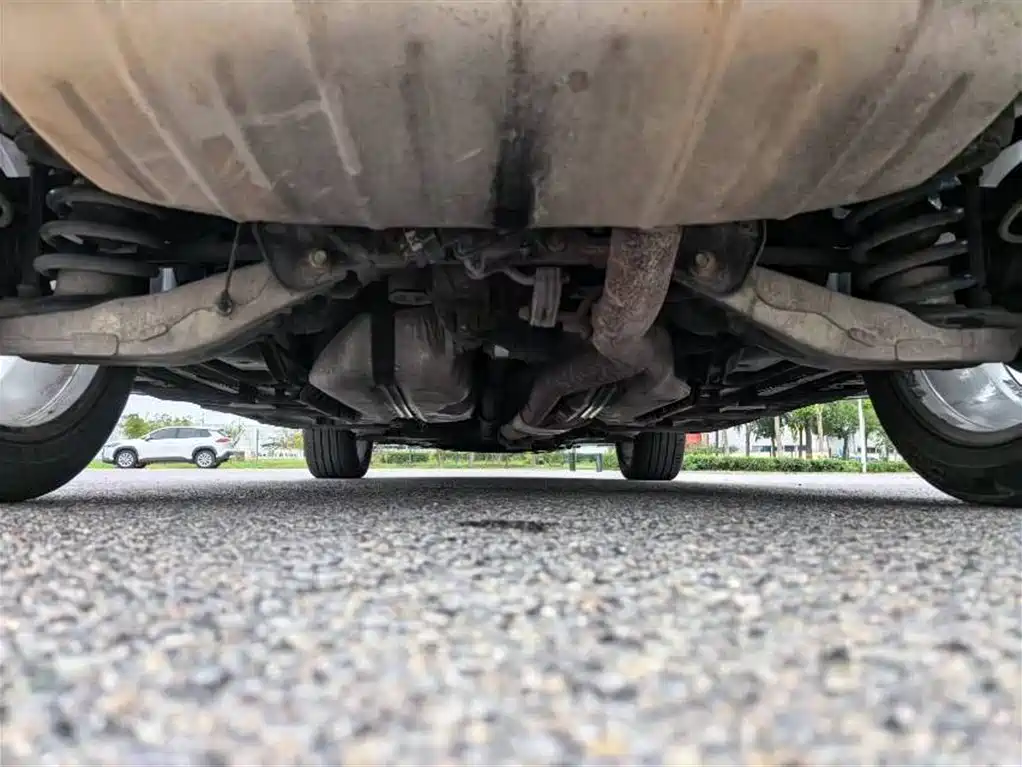 Cadillac SRX 3.0 L Leading