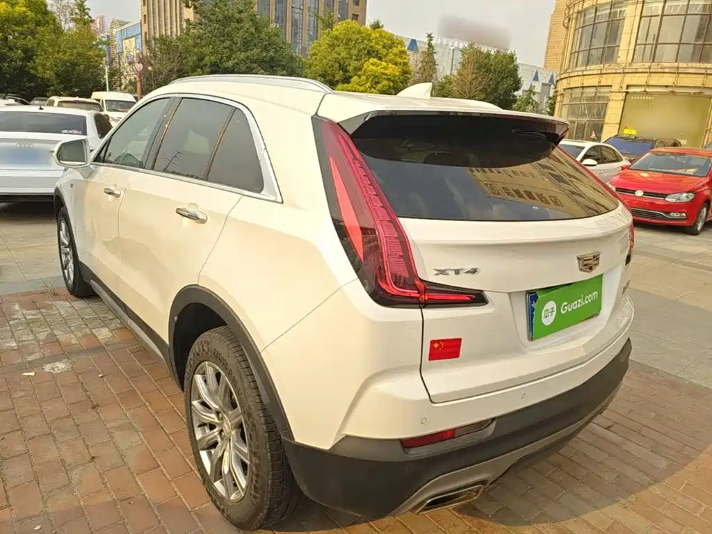 Cadillac XT4 28 T 2 WD Leading