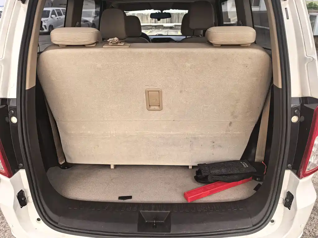Wuling Hongguang 1.5 L S Standard L2 B