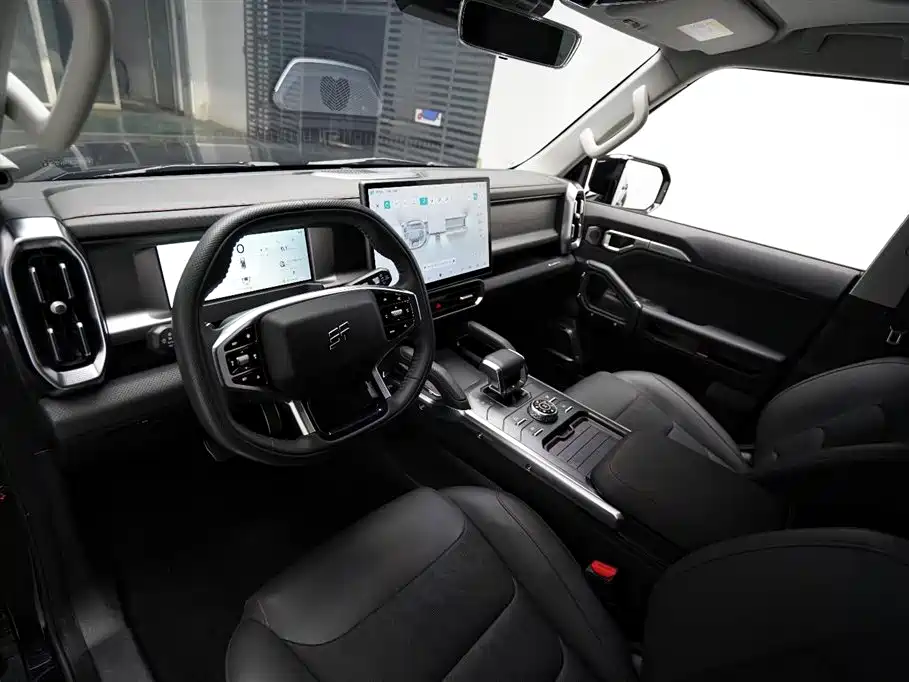 Jetour Traveller 2.0 T 4 WD Cross PRO Entertainment