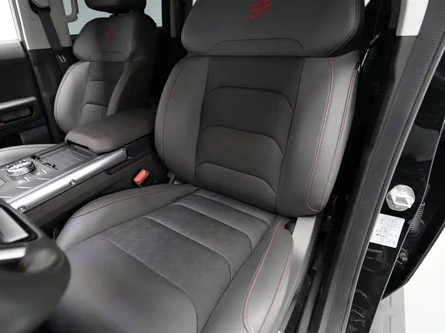 Jetour Traveller 2.0 T 4 WD Cross PRO Entertainment