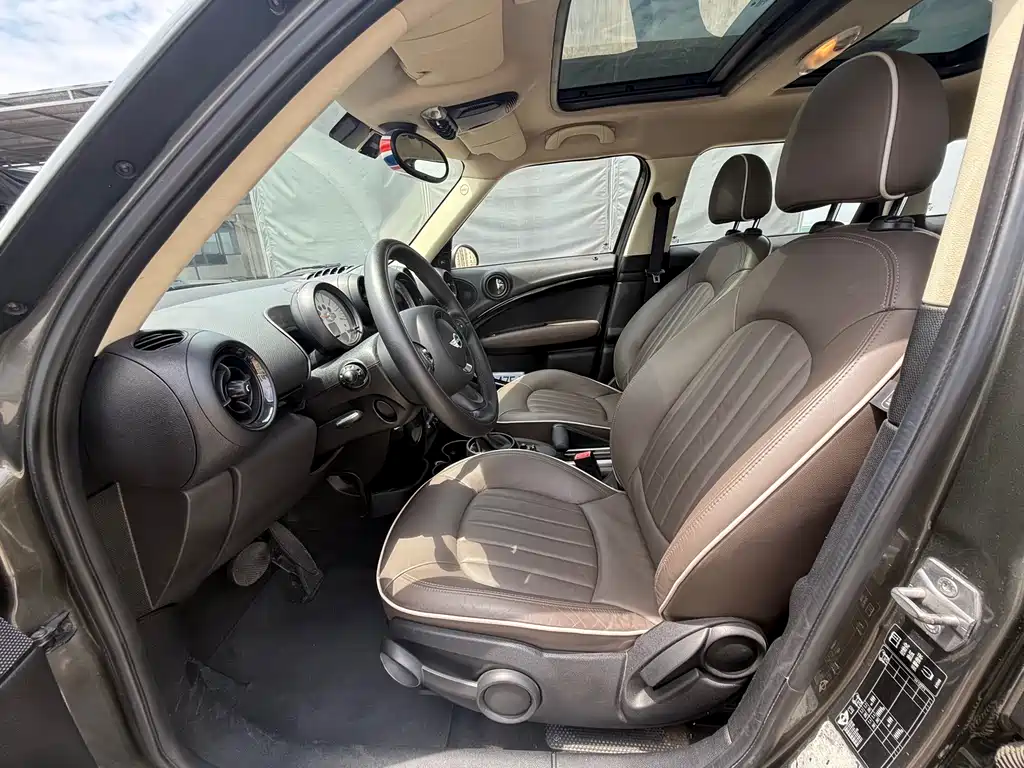 MINI COUNTRYMAN 1.6 L COOPER Excitement