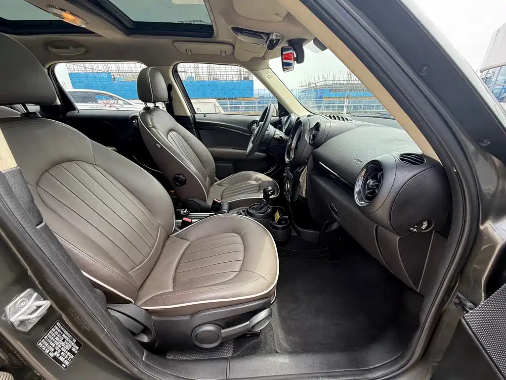 MINI COUNTRYMAN 1.6 L COOPER Excitement