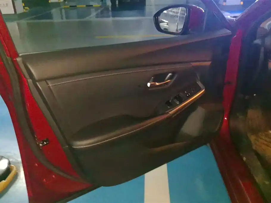 Sylphy 1.6 L XL CVT Joy