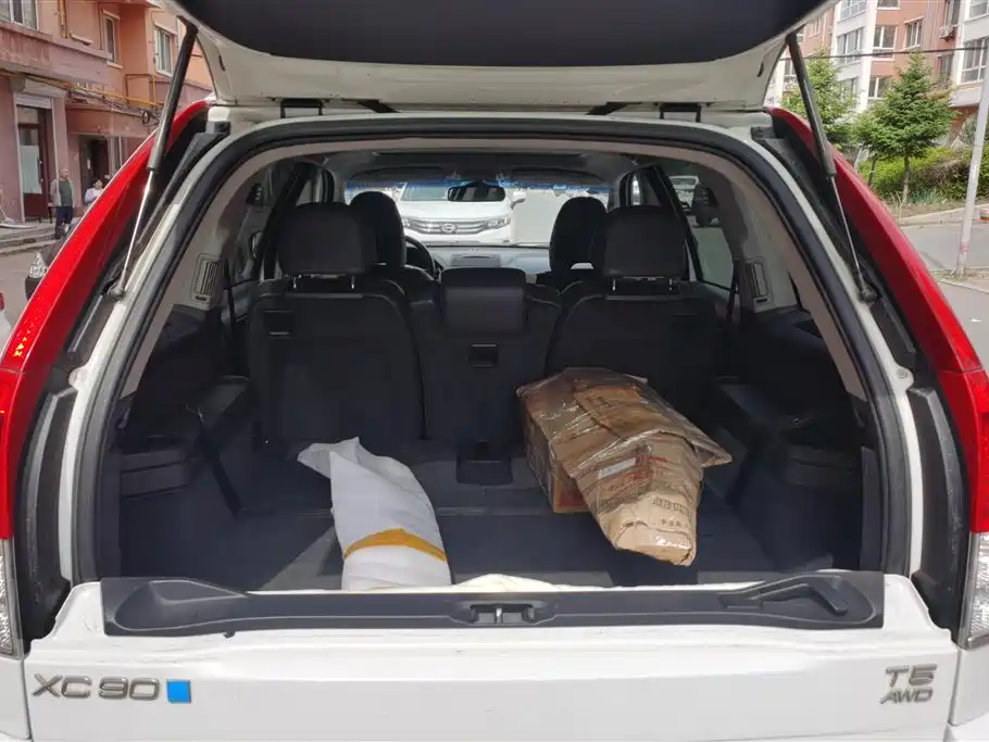 Volvo XC90 沃尔沃XC90 2012款 改款 2.5 T 行政版