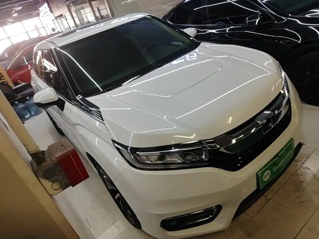 Avancier 240 TURBO 2 WD Luxury