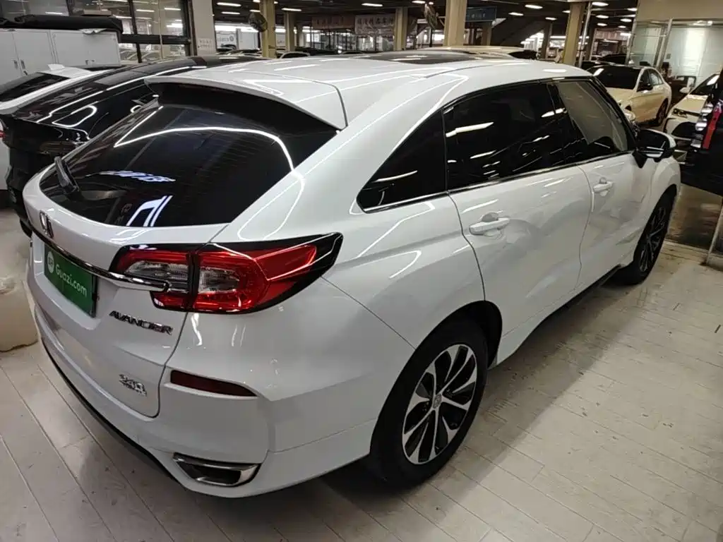 Avancier 240 TURBO 2 WD Luxury