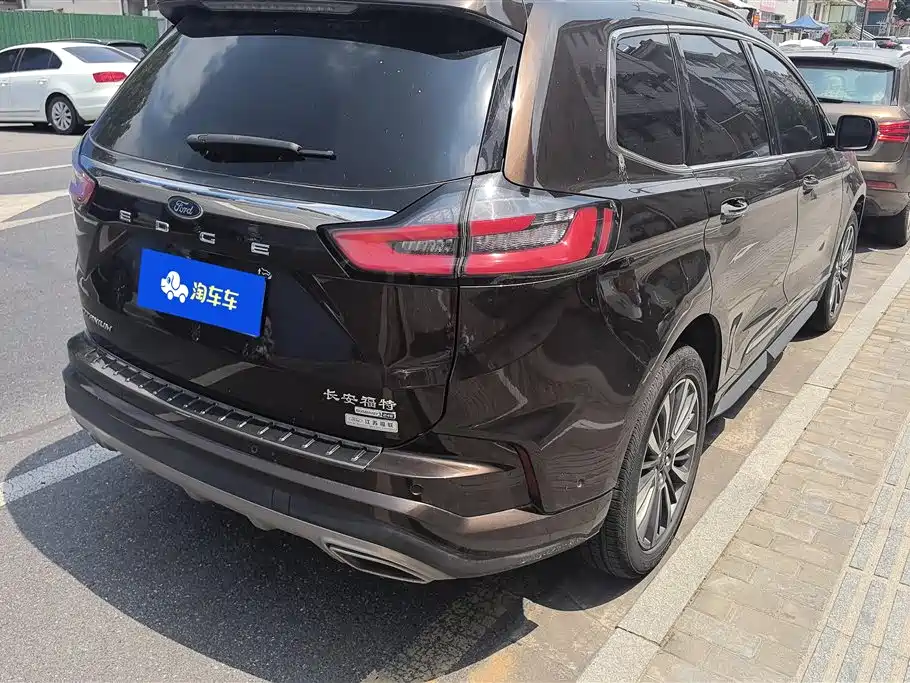 Edge PLUS EcoBoost 245 4 WD Supreme Sharp 7-seat