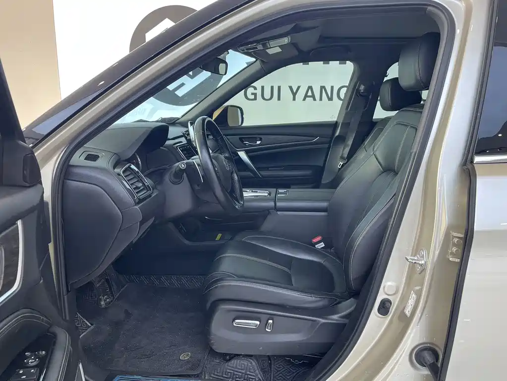 Honda UR-V 370 TURBO 2 WD Graceful